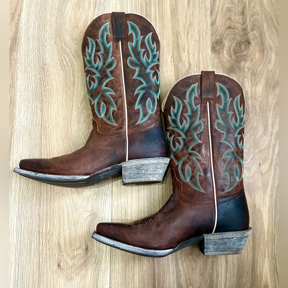 Shyanne Women's Darcy Western Boots - Snip Toe Size 9 EUC/ Like New - Picture 8 of 8